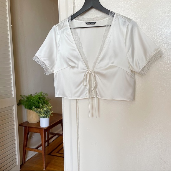 2/$20 Shein Tie-Front Lace Trimmed Crop Top - Picture 3 of 16